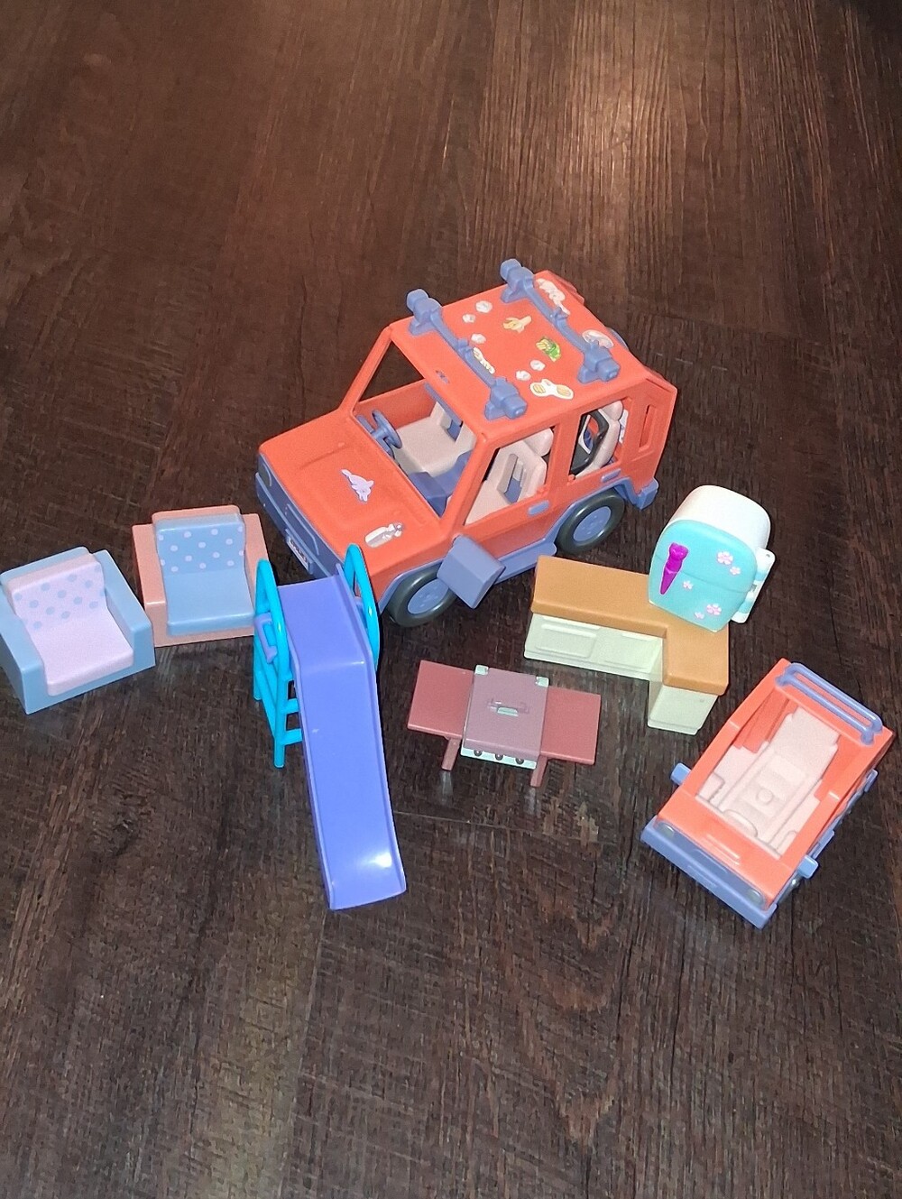Bluey Playset Toys And Play SUV Toy with Accessories